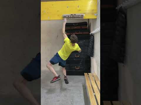 Beastmaker mode/ подтягивания на одной руке на планке 15мм