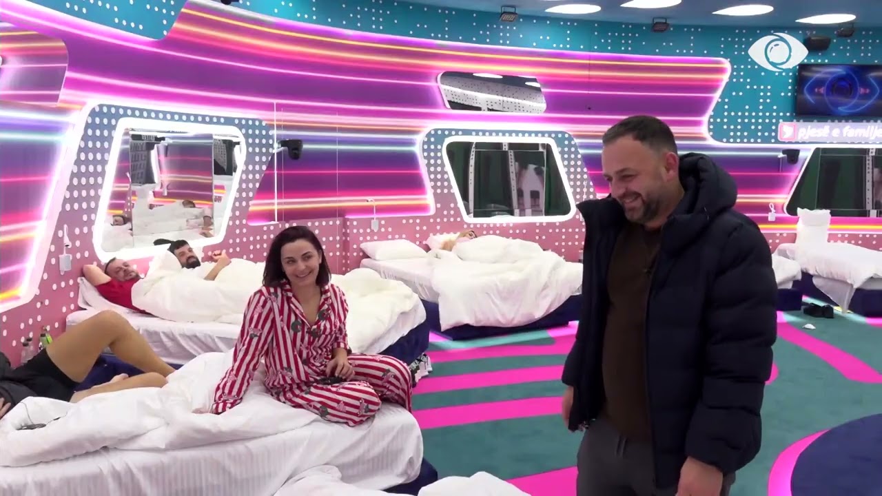 “Je xheloze ti?”/ Seno “thumbon” Xhodin, Armela: O mister Bean nga Ali Express