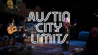 Austin City Limits Web Exclusive: Cyndi Lauper &quot;Heartaches by the Number&quot;