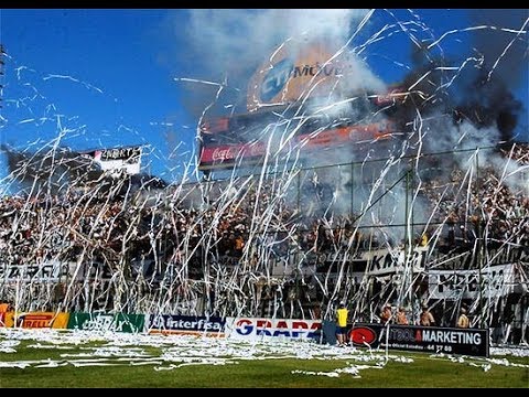 "Olimpia vs Cerro 2-1 05.11.2017 Hinchada de Olimpia recibe al Decano" Barra: La Barra 79 • Club: Olimpia
