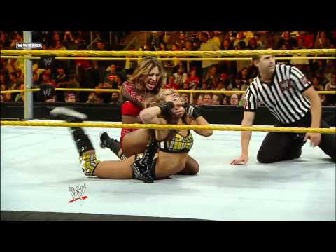 WWE NXT 13/09/2011 AJ Lee vs Maxine