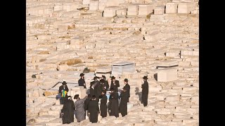 האם יש ענין שהאבל יעבור בתוך שורות המנחמים עם אדם נוסף ▪️ הרב נחמנסון ▪️ (בית כנסת חב"ד כפר סבא)*** (הרב יהודה לייב נחמנסון) - התמונה מוצגת ישירות מתוך אתר האינטרנט יוטיוב. זכויות היוצרים בתמונה שייכות ליוצרה. קישור קרדיט למקור התוכן נמצא בתוך דף הסרטון