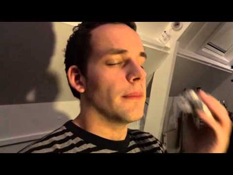 Trailer Lunar Larry EP