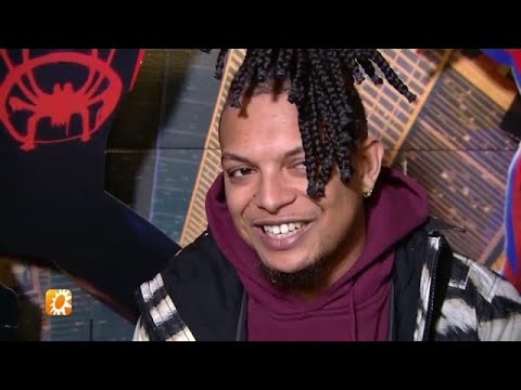 Ronnie Flex is helemaal in love met Famke Louise - RTL BOULEVARD