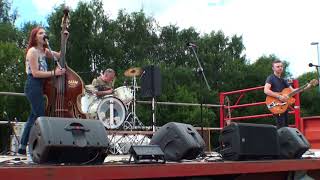 The Discoveries &#39;&#39; Johnny Got A Boom Boom &#39;&#39;  @ Eastwoodstock Music Festival