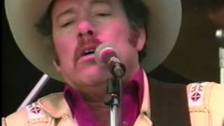 Bajo mil llaves  Los Invasores de Nuevo Leon