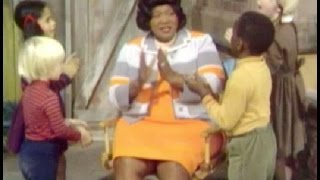Sesame Street - Mahalia Jackson - He&#39;s Got the Whole World in His Hands (1969)