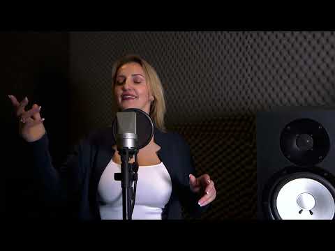 Vasilika Kaçorri                             kolazh Veriu