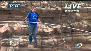 Nik Wallenda completes tightrope walk across gorge near Grand Canyon
