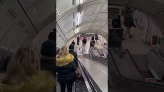 Tube (Underground) Commute in London #london #commute #tube