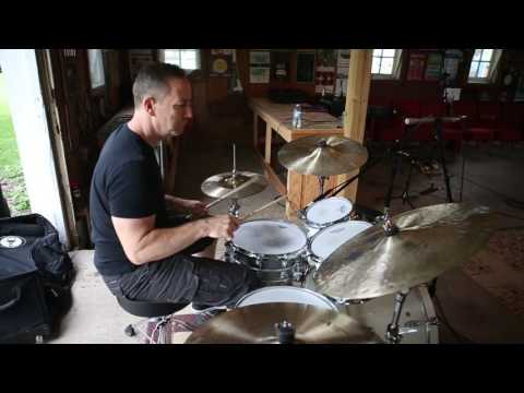 Sh*tty Barn sound check featuring Jimmy Chamberlin