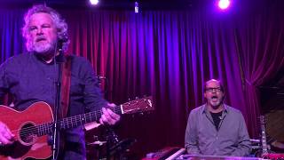 Merry Christmas From The Family - Robert Earl Keen - November 1, 2019