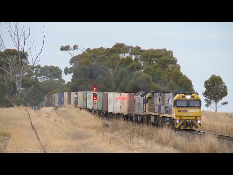 6MP4 Pacific National / TOLL Container Train Departs Wingeel  Loop (8/3/2019) - PoathTV Railways