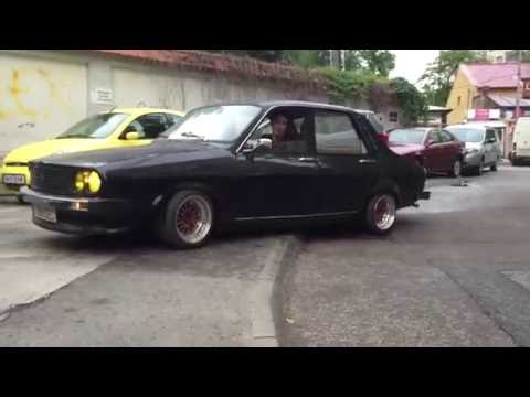 Dacia 1310 B 888 SEC carburettor tuning with professional measurement instruments.