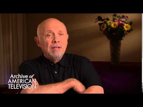 Hector Elizondo discusses meeting and working with Garry Marshall - EMMYTVLEGENDS.ORG