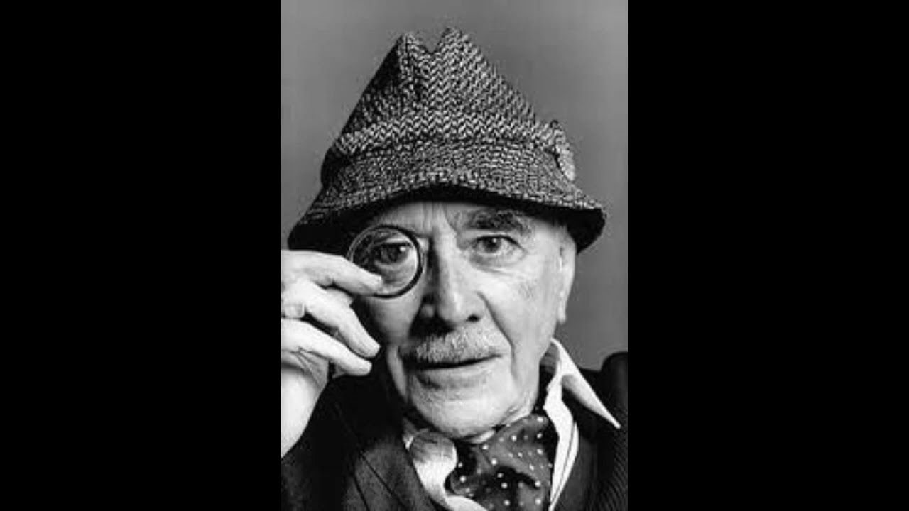 “Los Espias” Manuel Mujica Lainez