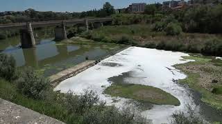 fiume-calore-invaso-da-schiuma-a-benevento-e-giallo