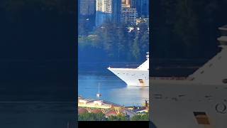 Sailboat avoids collision with Quantum of the Seas