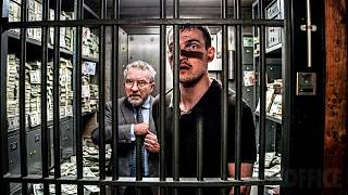 Download lagu Bank employees forced to rob their own bank by criminals | Full Movie mp3 Download lagu Bank employees forced to rob their own bank by criminals | Full Movie mp3