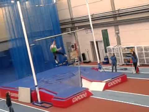 Mario A. Atleta del Caep Soria saltando 4m#pertiga