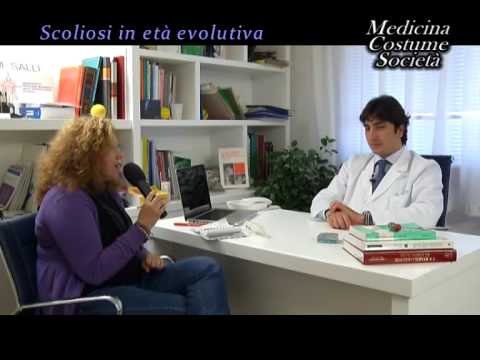In vita e alle forti gambe doloranti che fanno Trattamento dellernia spinale nella colonna lombare