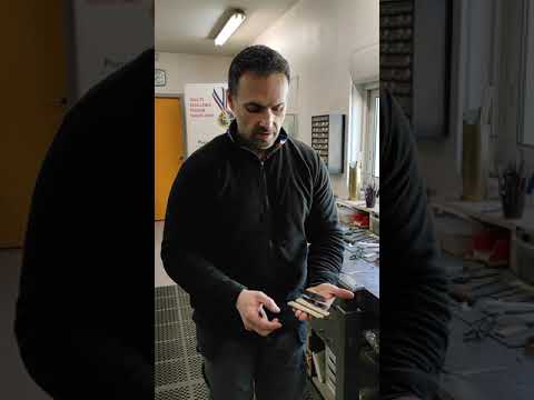 Le coutelier d'art Pascal Renoux raconte comment il a conçu un couteau inspiré des Vikings.