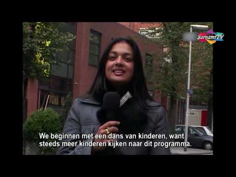 Classics 44 uit 2004 - De gekleurde manager & studenten modeshow van de HSFN