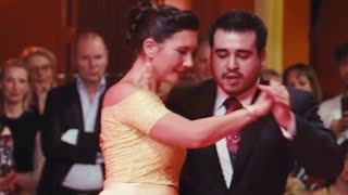 Cornelia Roy y Ariel Taritolay. Milonga del Recuerdo (D'Arienzo) Embrace Tango Festival. Berlin 2024