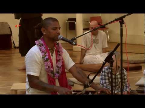2012 07 29 HG Madhava Prabhu Evening kirtan