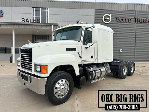 *SOLD* Used 2018 Mack Mack Pinnacle Flat Top 56" Sleeper with 481k Miles - B1113L