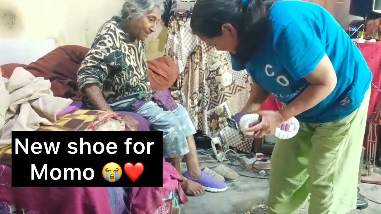 Acha Yeshi Mother Inlaw New Shoe 😥🎁| Happy Family ❤️| Kullu | #tibetanvlogger #tibetan