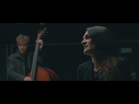 CRISTINA ZAVALLONI Prova tu - Official Videoclip (C.Zavalloni)