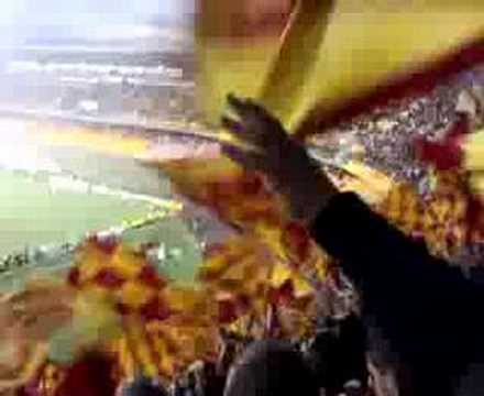 Lecce-Bari 1-3 gol del bari dalla curva dei conigli