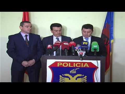 Sekuestrohen 19 automjete luksoze, 11 të arrestuar - Top Channel Albania - News - Lajme