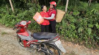 Trang’s joy overflowed when she reunited with Mrs. Linh after many days apart.