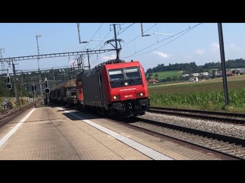 SBB Re484/E484 passes through Bassersdorf as freight train!