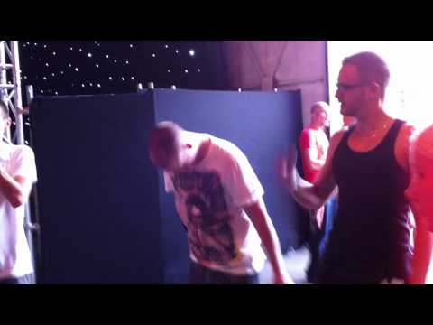 Partying with the Wasted Penguinz and Jon splashing with Heineken ;-)