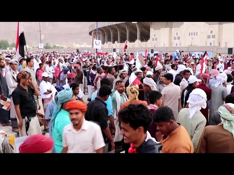 Thousands of Yemenis rally in support of President Mansur Adi | AFP