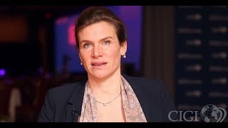 Human After All - Socializing Risk vs. Socializing Reward