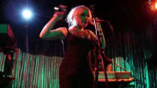 Little Boots - Stuck On Repeat (live in LA @ Spaceland - Club NME 02.04.09)