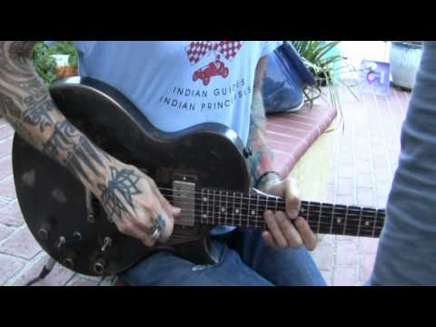 AmpliTube iRig Quick Video - Richard Fortus - "the most exciting thing to happen to the iPhone"