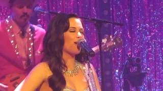 Kacey Musgraves - This Town (Live in London, England)