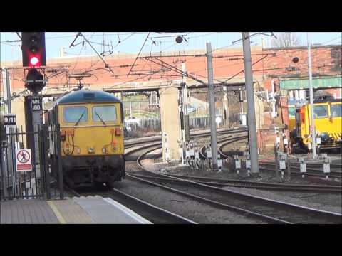 87002 rolls through Warrington with Tones 0Z87 24/1/15