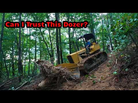 Abladen von Baumstümpfen und Steilem Gelände | Reparatur eines alten John Deere 450B Bulldozers u...