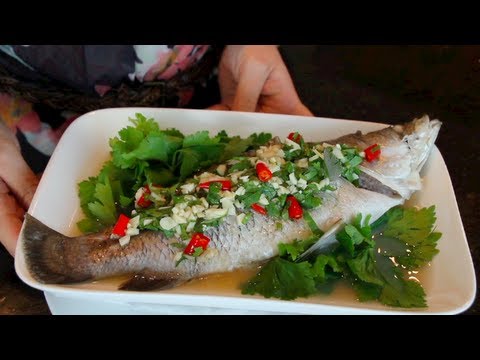 Steamed Fish w/ Lime | Pla Neung Manao--Hot Thai Kitchen! ปลากะพงนึ่งมะนาว