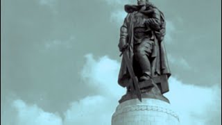 Дедушка присутствовал на открытии памятника в Трептов парке