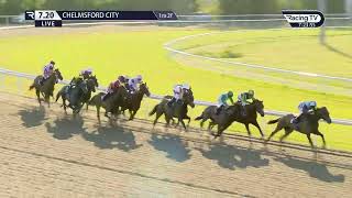 Lucky Fifteen shows his rivals a clean pair of heels in the Racing Welfare Handicap