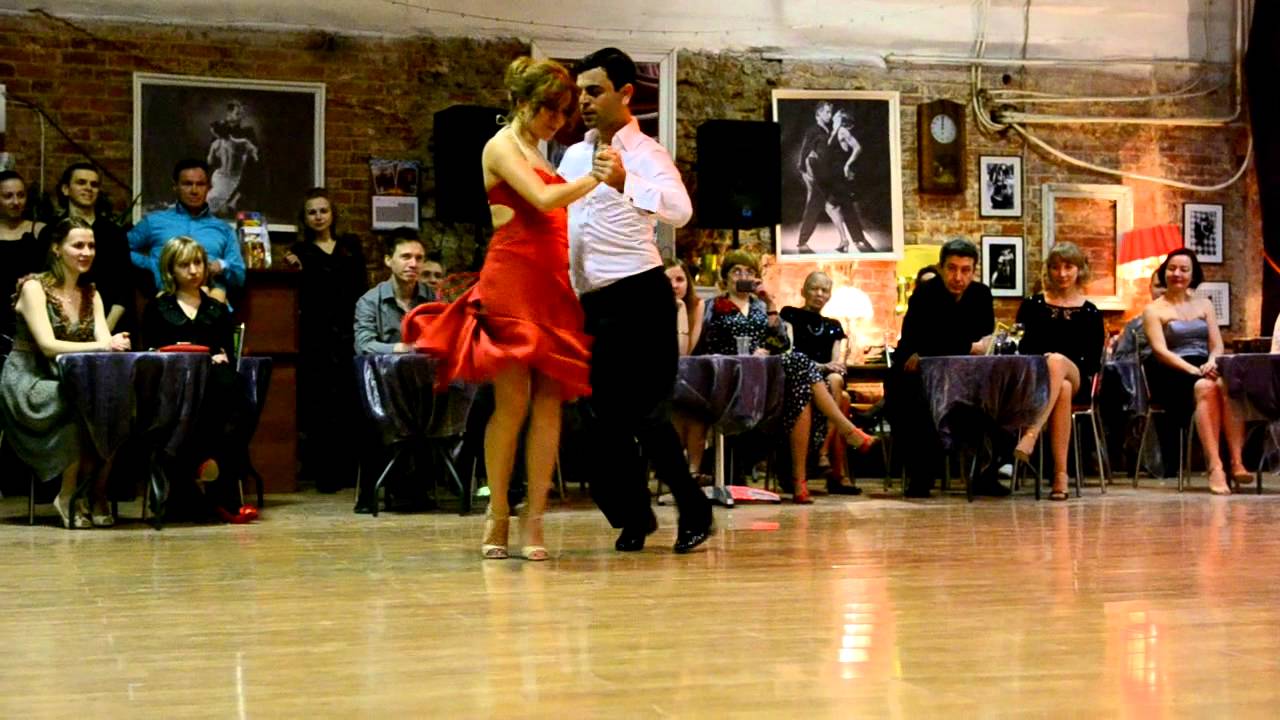 Ozgur Demir and Marina Marques, show at milonga Planetango, milonga by D'Arienzo