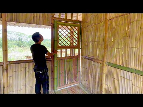 Spend a day making a door for the room in the water bamboo house.It feels more and more like home