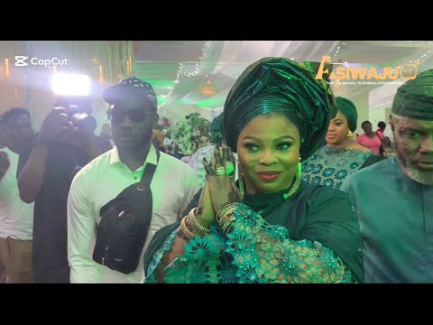 Omoge Saida Arrival at Laide Bakare Mum’s Birthday in Ikeja 